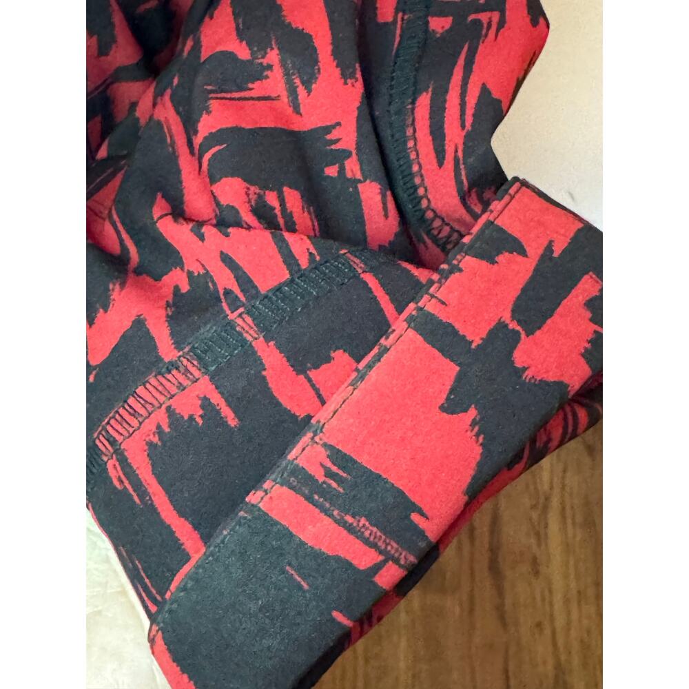 Zenergy by Chico’s Women’s Red & Black Abstract Print Zip Jacket Size 1 (Medium) - Picture 3 of 6